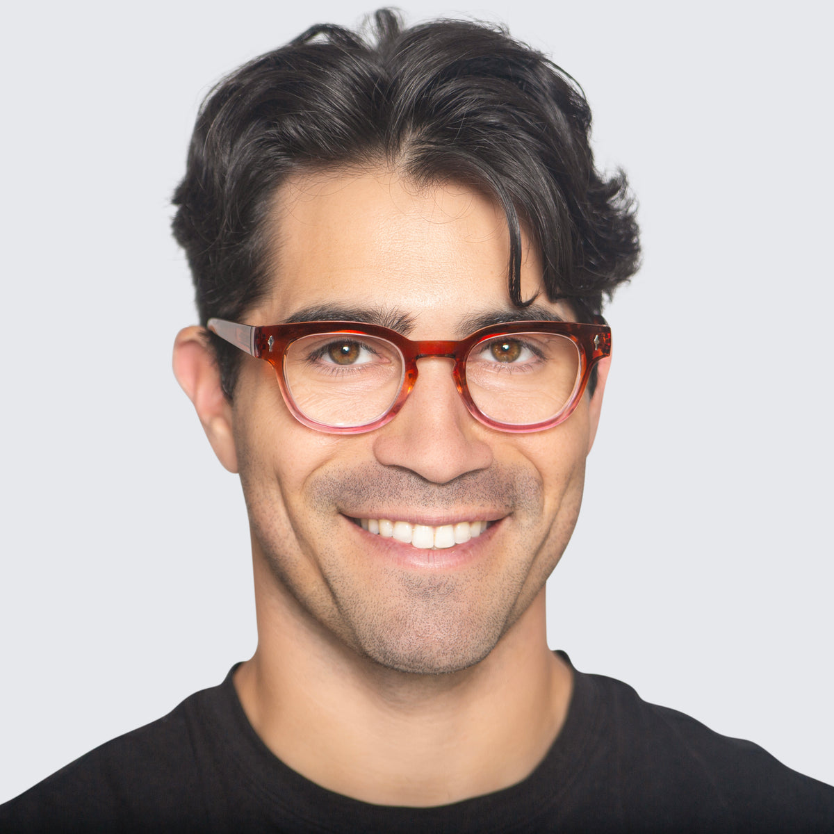Jaxy Ombré Round sunglasses — worn view #Color_Brown
