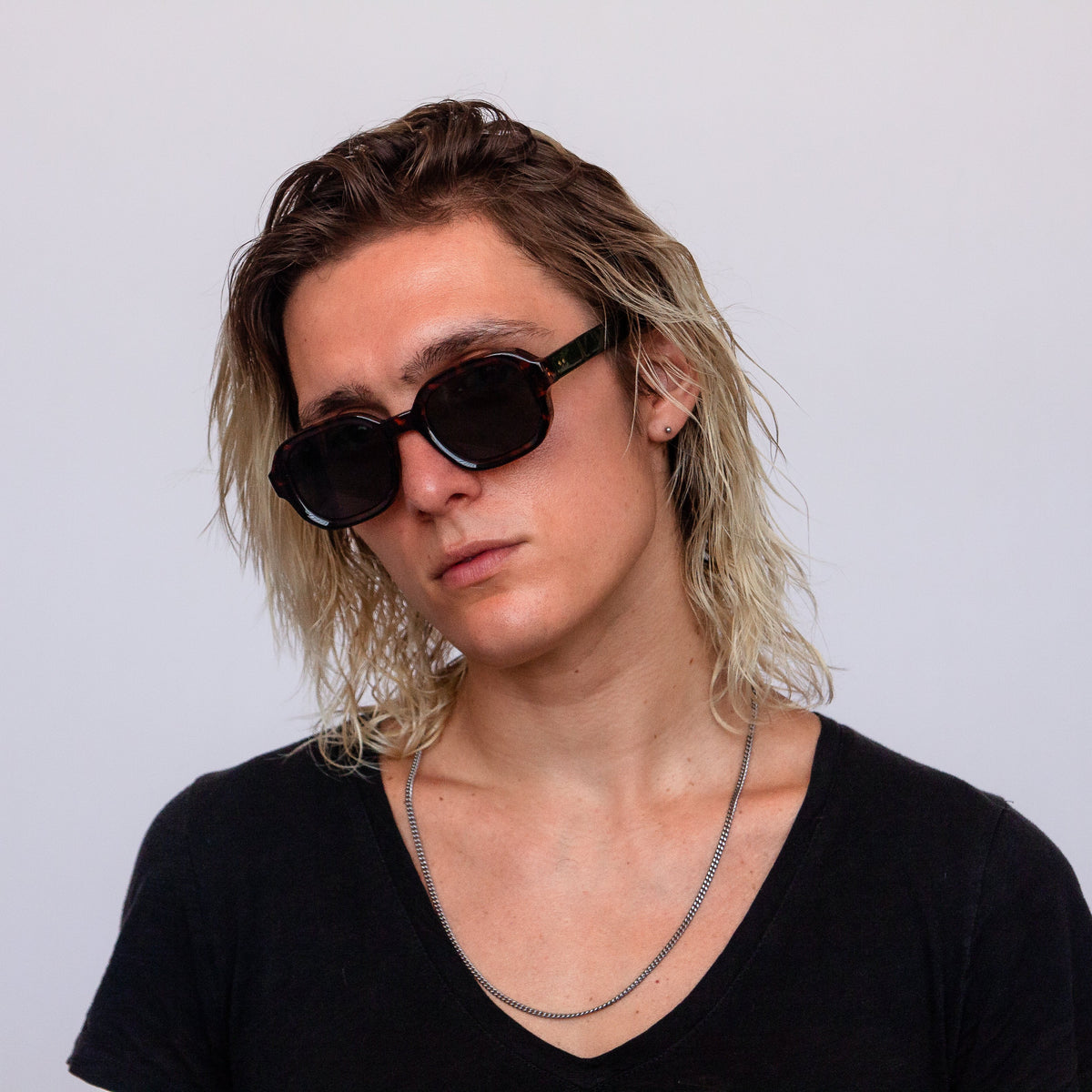 Jaxy Boulevard Square sunglasses — front view #Color_Tortoise