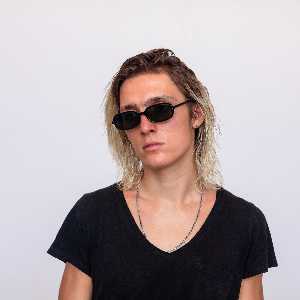 Jaxy Palm State Rectangle sunglasses — side view #Color_Black