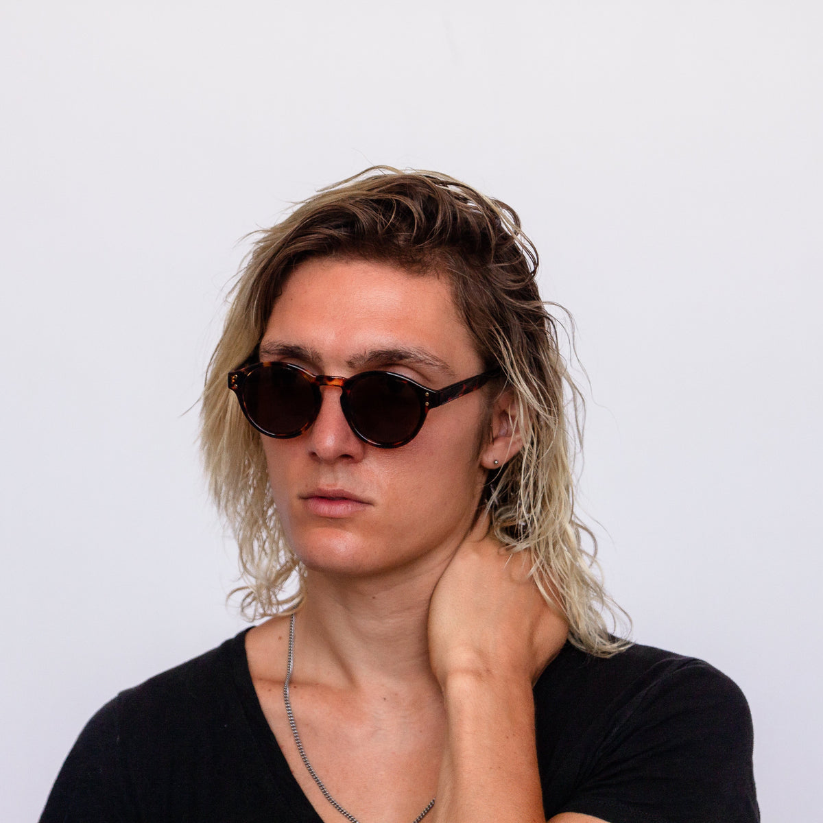 Jaxy Sunset Theory Round sunglasses — front view #Color_Tortoise