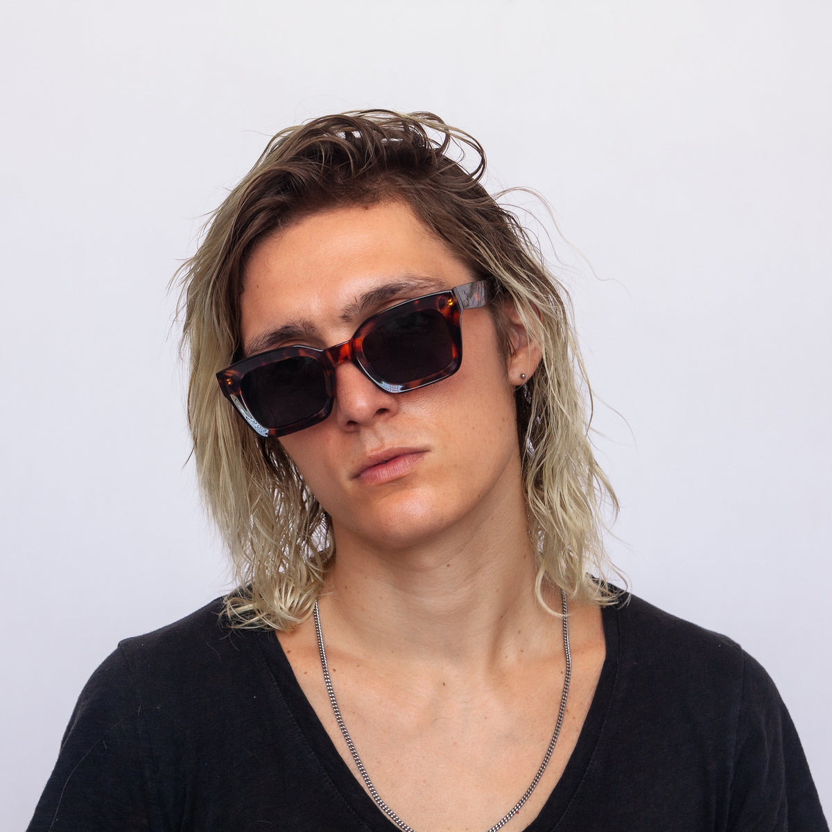 Jaxy Eclipse Square sunglasses — front view #Color_Tortoise