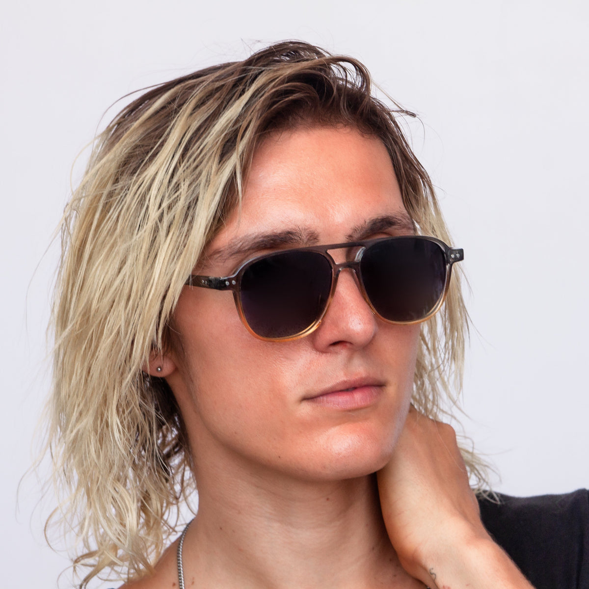 Jaxy Eastwood Aviator sunglasses — side view #Color_Grey