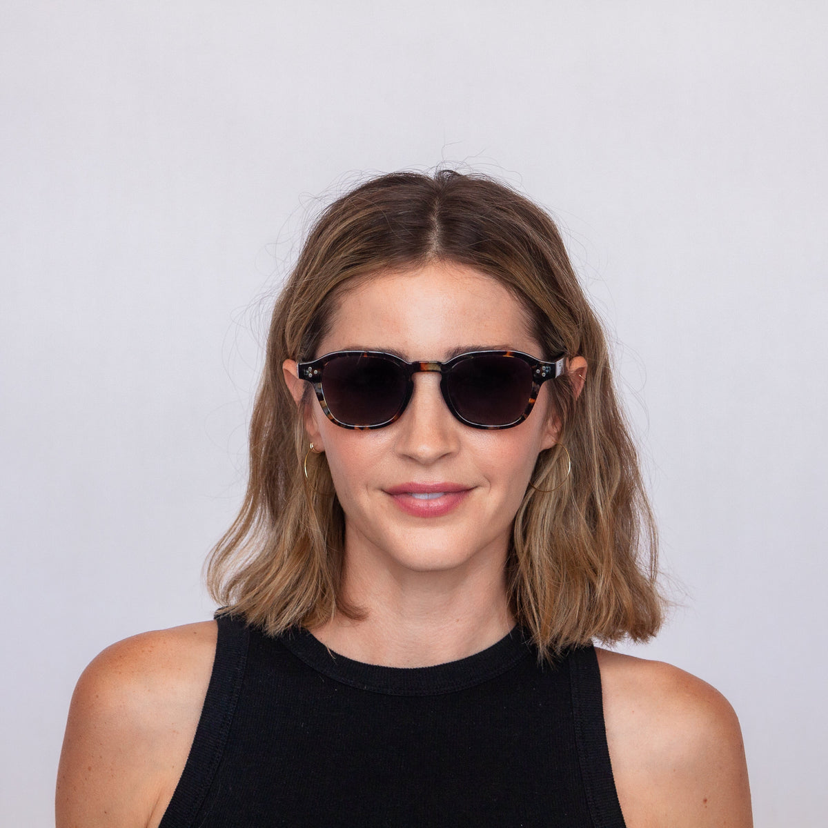 Jaxy Westside Square sunglasses — front view #Color_Antique tort