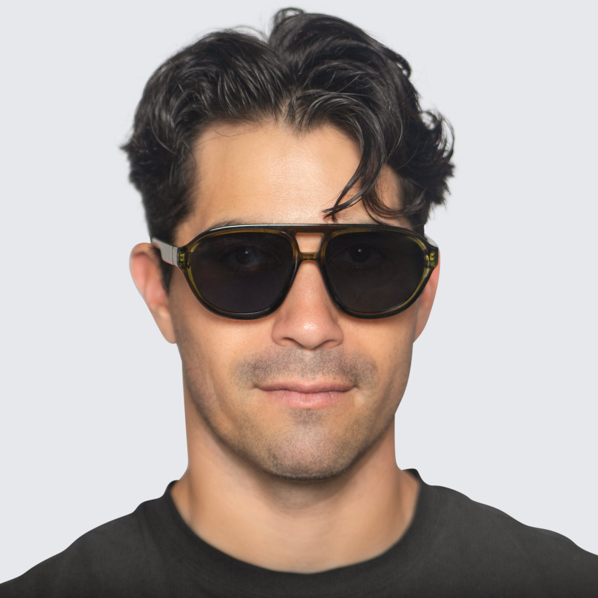 Jaxy Horizon Aviator sunglasses — worn view #Color_Green