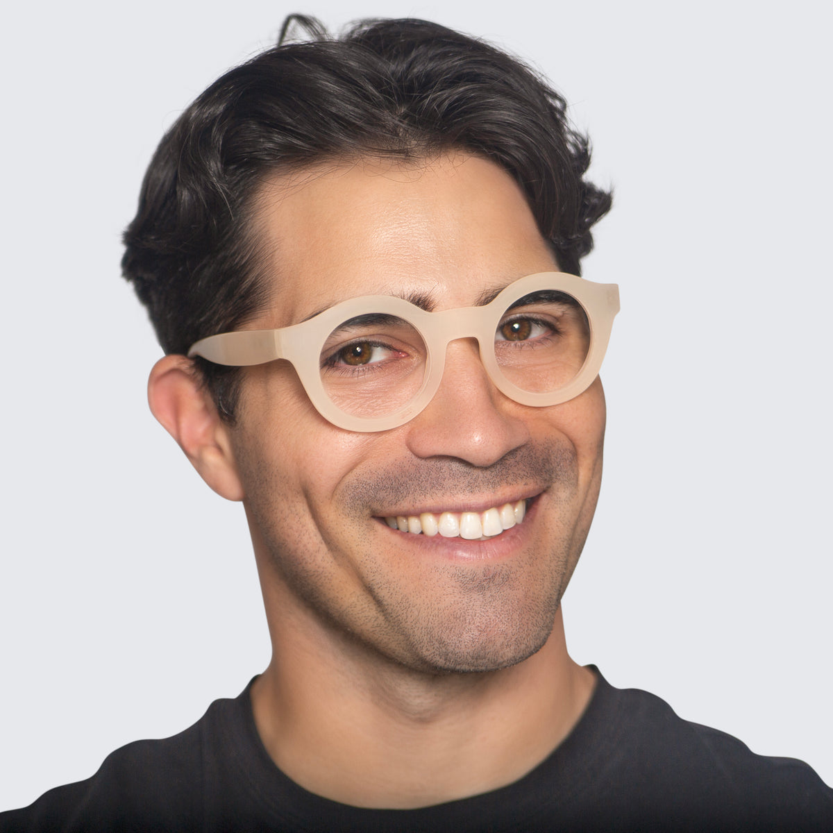 Jaxy Footnote Round sunglasses — worn view #Color_Tortoise