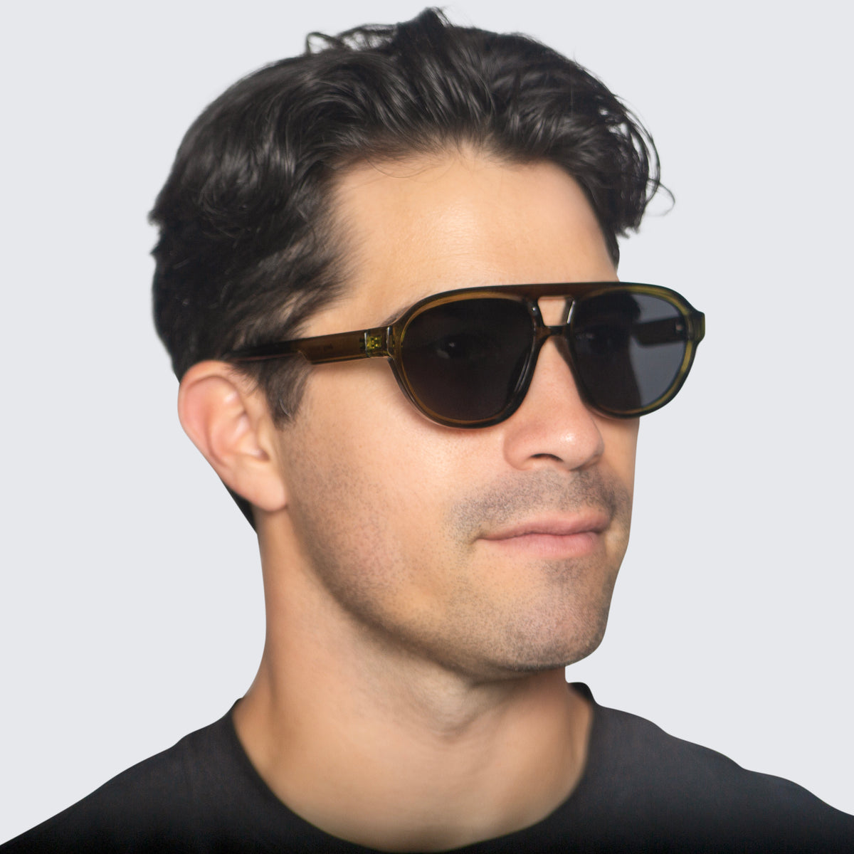 Jaxy Horizon Aviator sunglasses — worn view #Color_Green