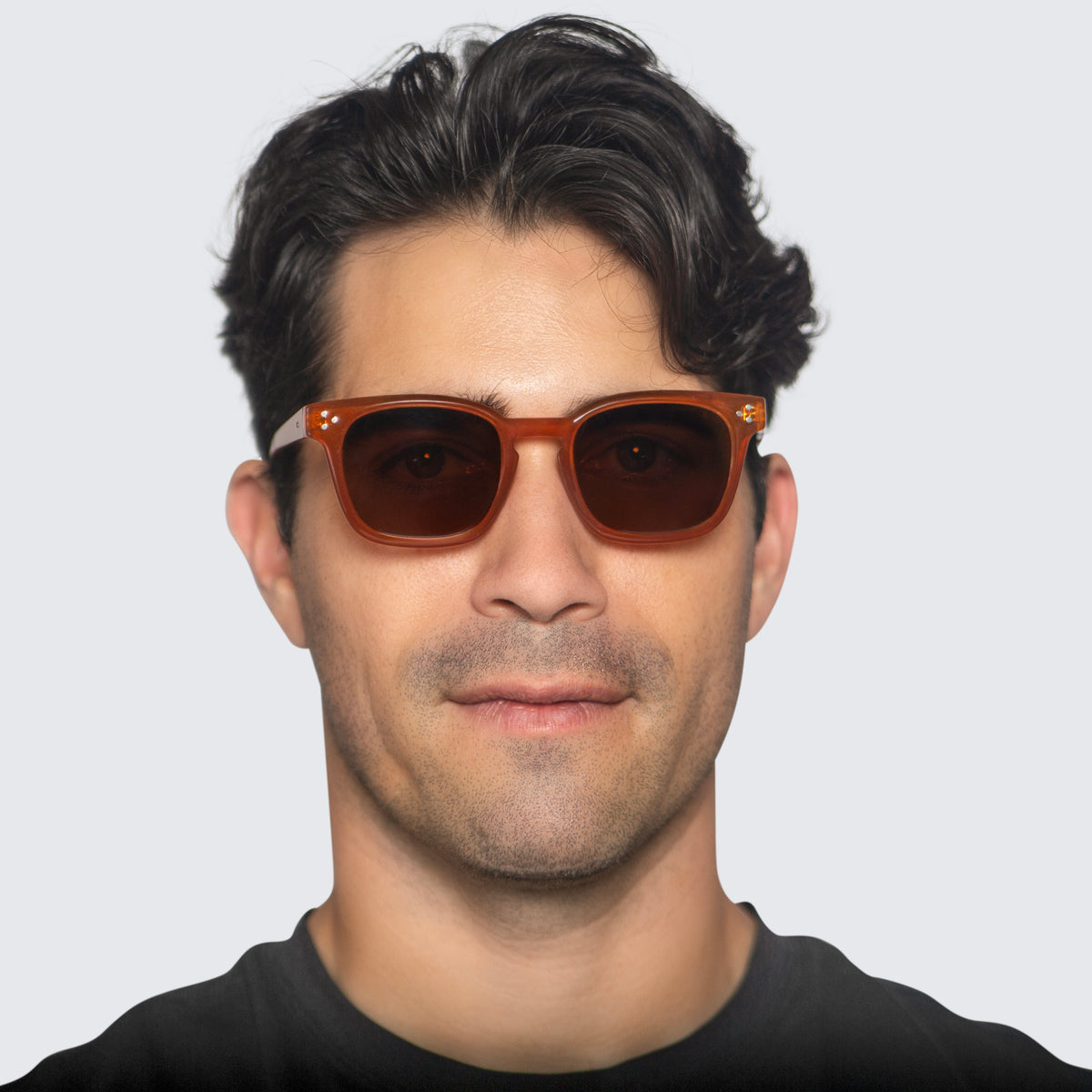 Jaxy Diner Square sunglasses — worn view #Color_Rust tort