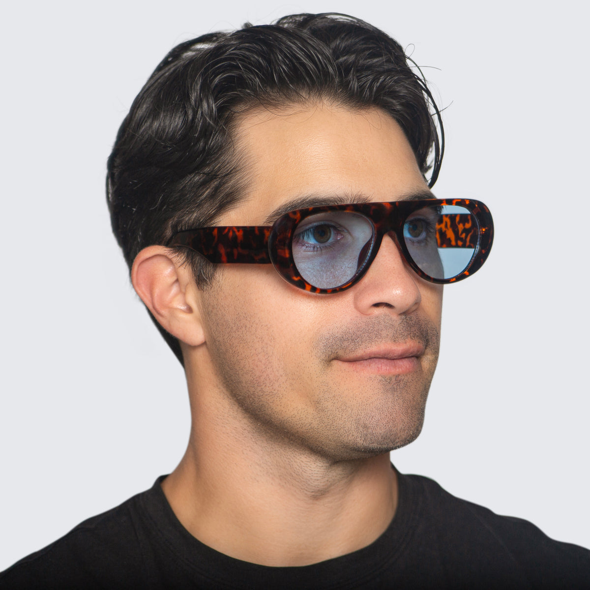 Jaxy The Catalyst Aviator sunglasses — worn view #Color_Tort/Blue