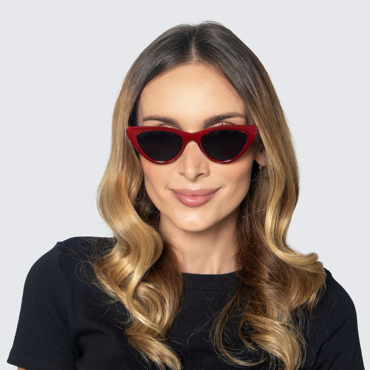 Jaxy Vamp Cat-eye sunglasses — worn view #Color_Red