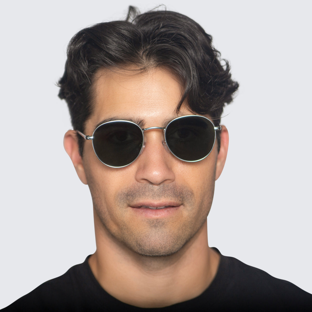 Jaxy Raven Round sunglasses — worn view #Color_Silver