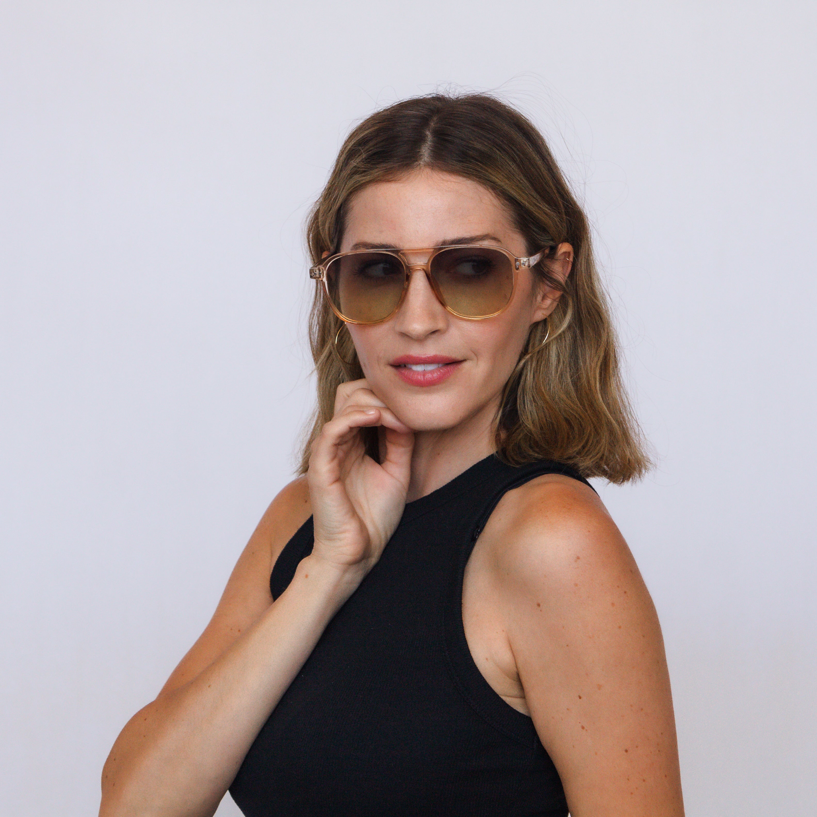 Jaxy Eyewear Eastwood –  sunglasses worn by a model